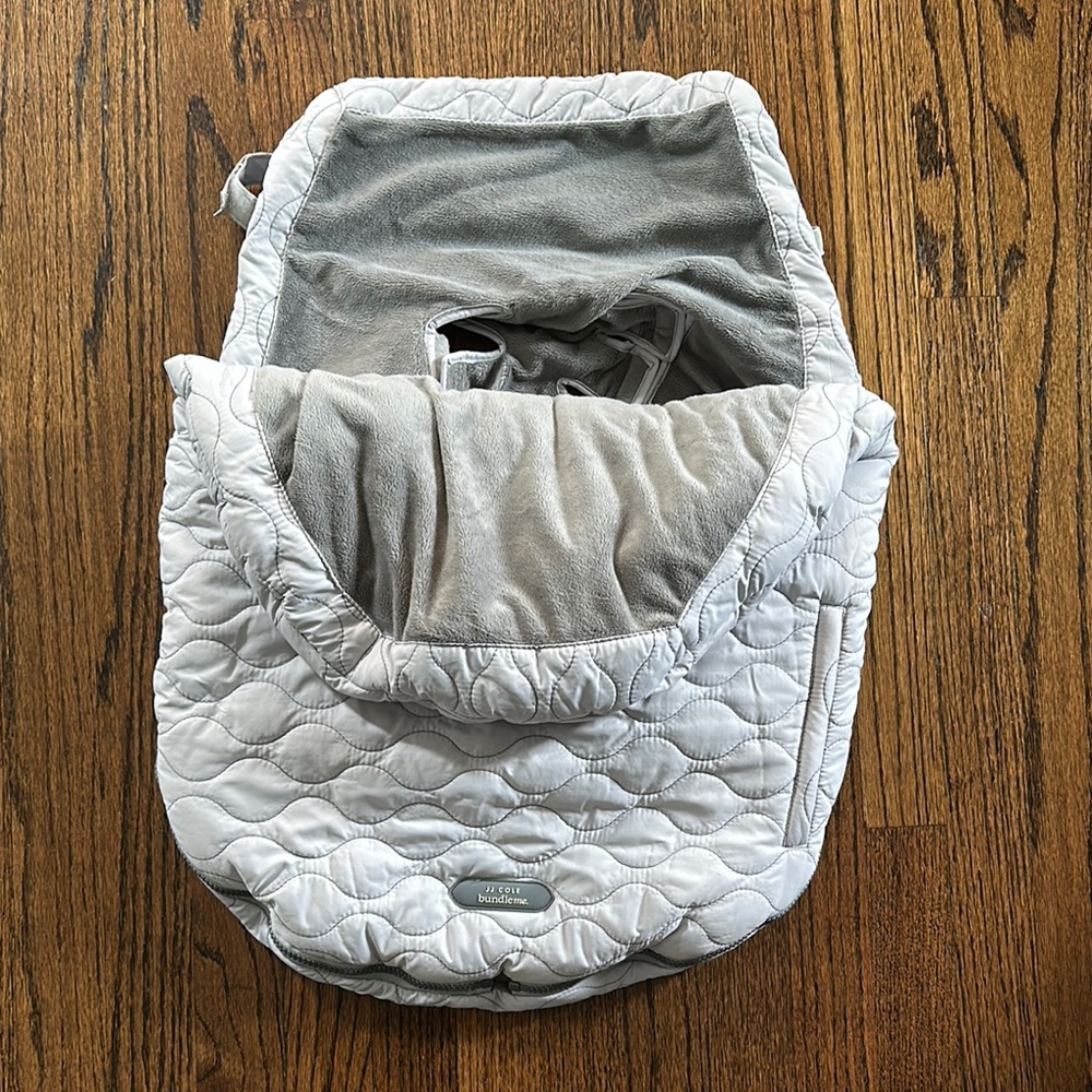JJ Cole Quilted Bundleme in Gray Car Seat/Stroller Cover
